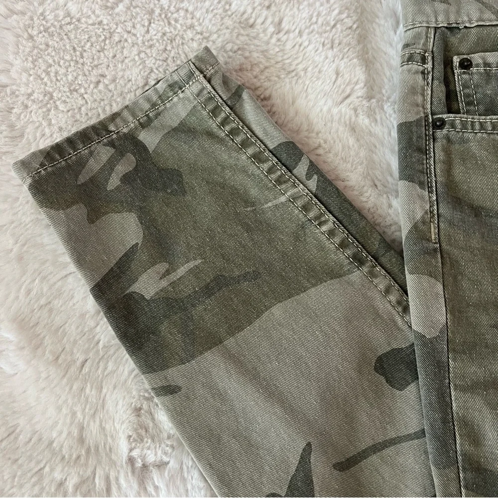 GRLFRND Karolina Camo Crop Pants